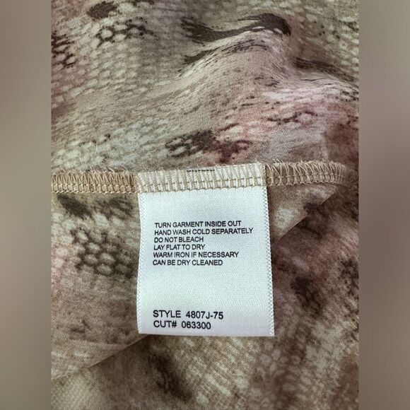 Like new! Beautiful flowy top with tassels. Read description!! - Picture 7 of 8